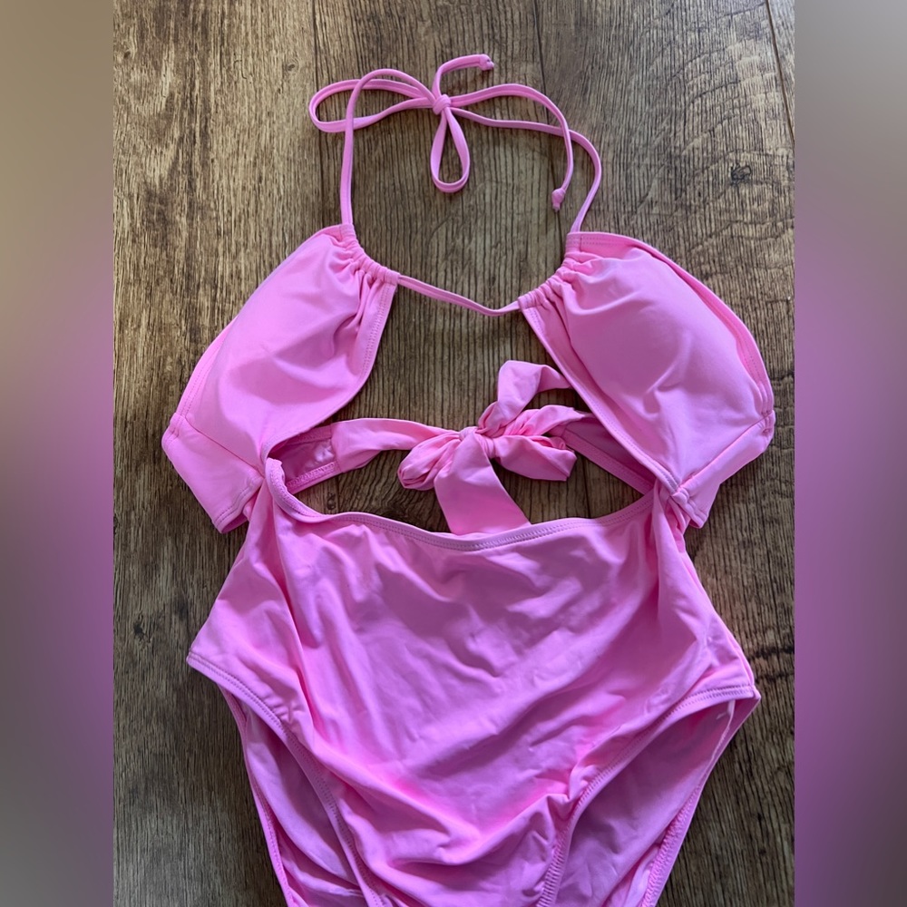 NWOT Good American Sugar Pink Halter One Piece Cut Out Strappy Swimsuit Large - Picture 4 of 5